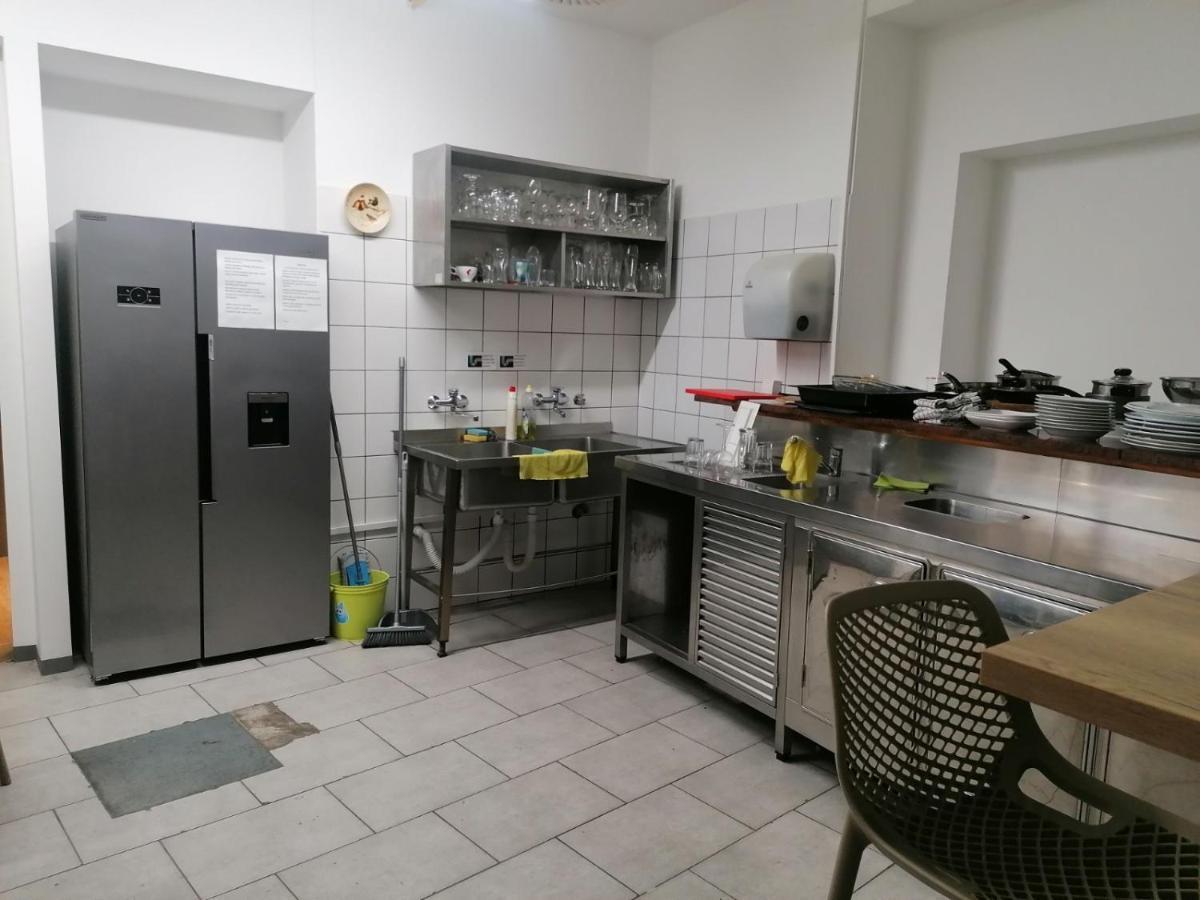 Hostel Vojnik Ngoại thất bức ảnh