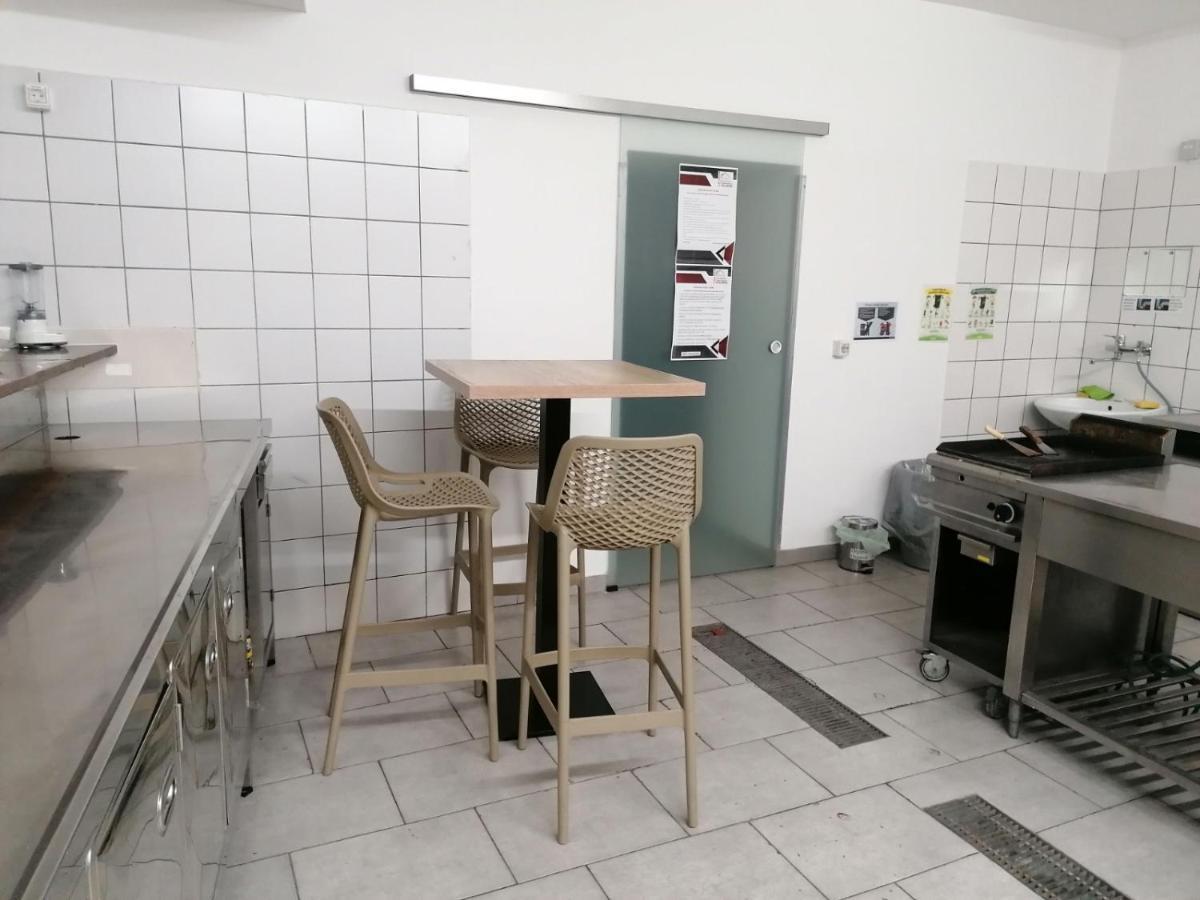 Hostel Vojnik Ngoại thất bức ảnh
