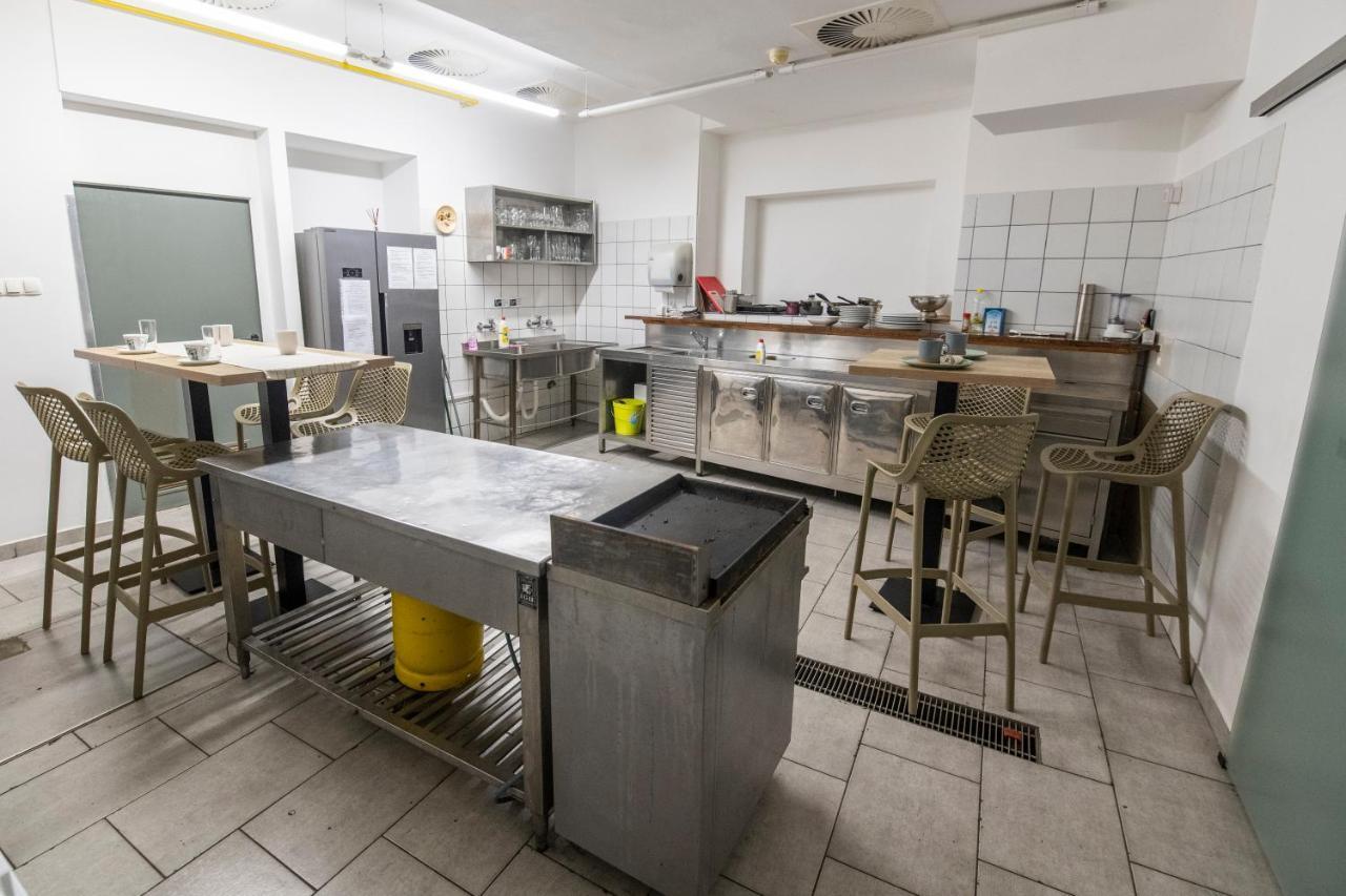 Hostel Vojnik Ngoại thất bức ảnh